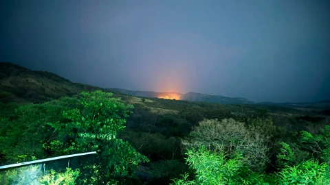 Reportan fuerte incendio en las inmediaciones del Cañón del Sumidero en Chiapas