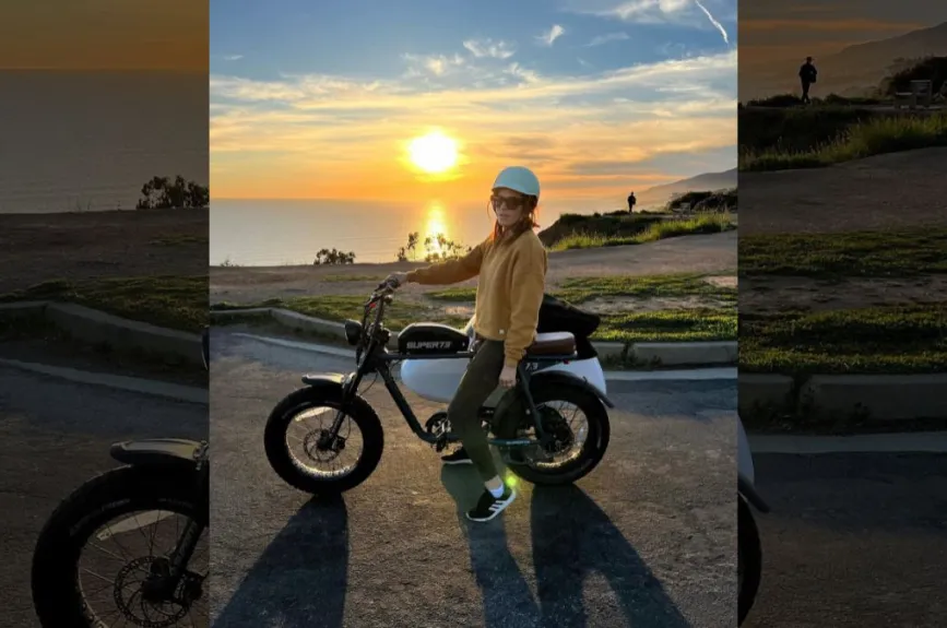 Karla en moto.jpg