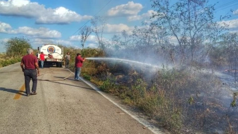 FOTOS Colilla de cigarro habría provocado grave accidente en la carretera Dzununcán-Kambul