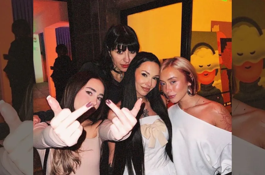 Nicki Nicole y Cazzu de fiesta (2).jpg