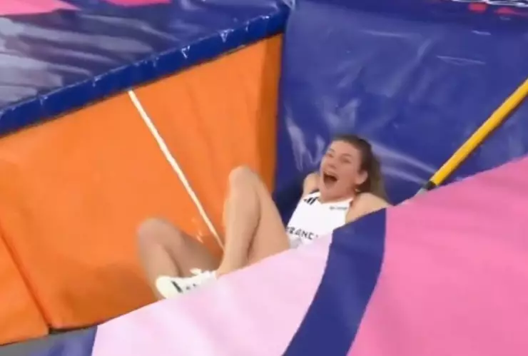 Saltadora francesa se fractura