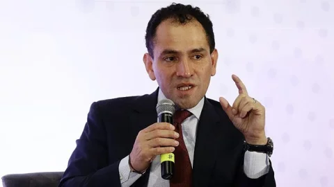 Arturo Herrera no será gobernador en Banxico, AMLO retira propuesta