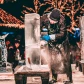 haciendo una escultura de hielo, arte efimero