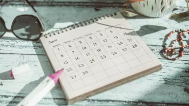  Días feriados y de descanso obligatorio 