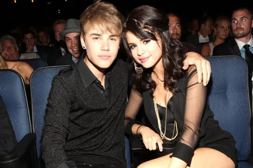 Si no sabías sobre la historia sobre Justin Bieber y Selena Gómez, también fue algo muy sonado...
