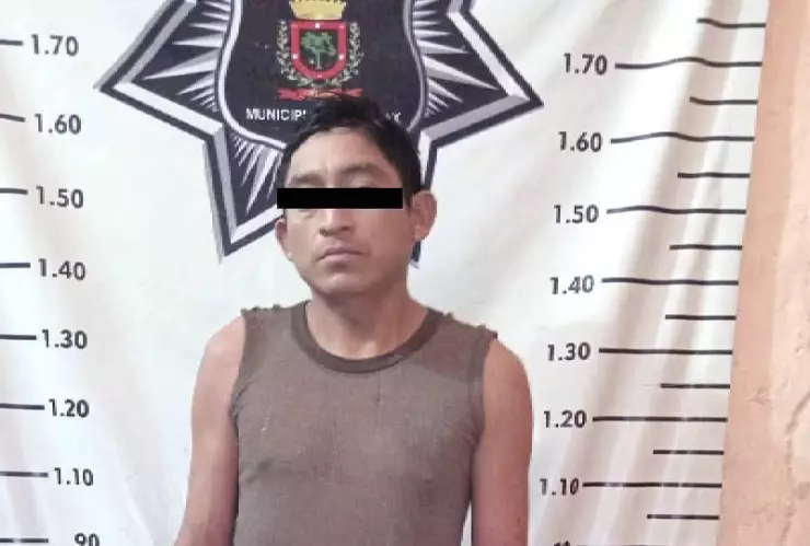 Detienen a hombre que VIGILABA casas en Chemax; quiso huir de la policía