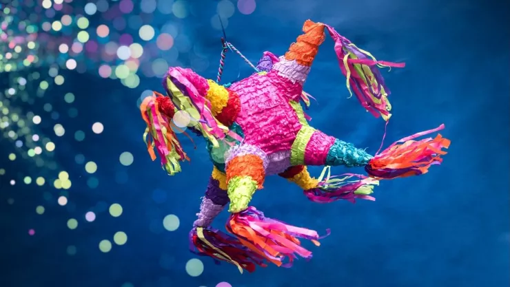 tradicional piñata navideña
