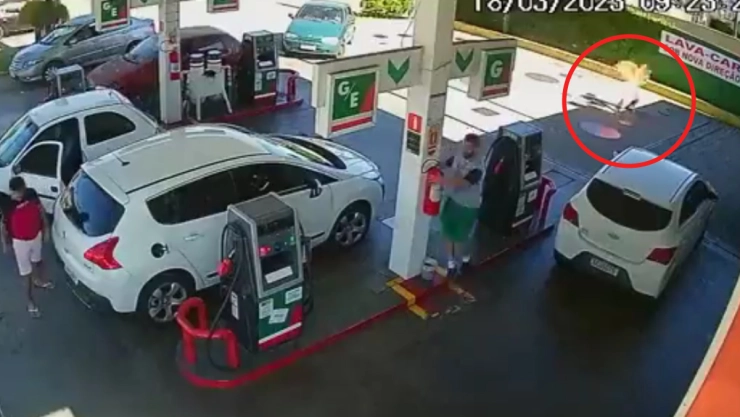 VIDEO: Despachador de gasolina le prende fuego a un cliente en Brasil