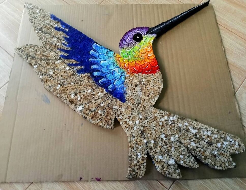 artista plástico de Riviera Maya trasforma colillas en arte