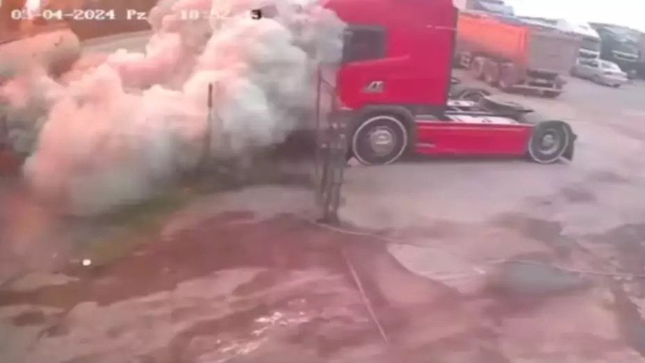 explosión-pipa-de-combustible-en-estambul-1-muerto-3-heridos-video