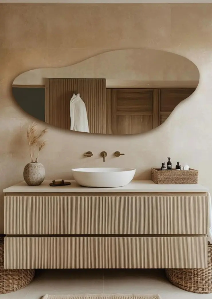 6 ideas para reemplazar el espejo tradicional de baño por diseños modernos