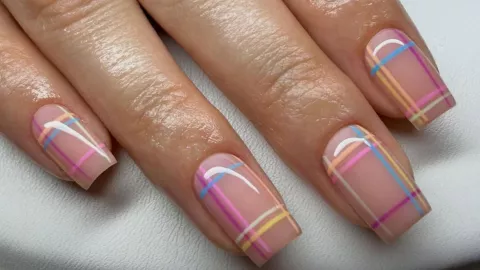 uñas cuadriculadas colores