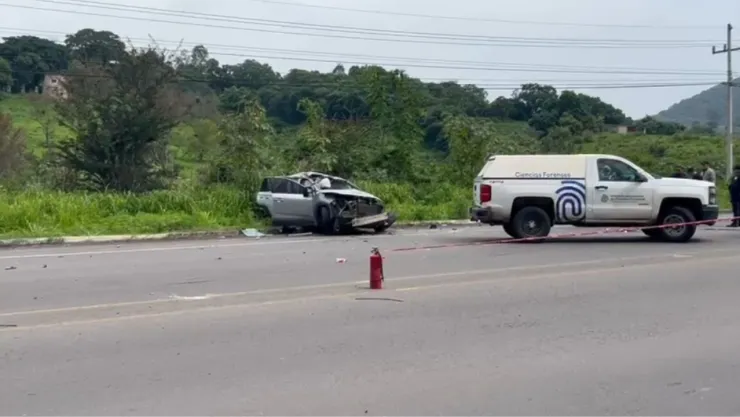 2 fallecidos y 2 heridos tras fatal accidente vehicular carretera Ahuisculco-Guadalajara