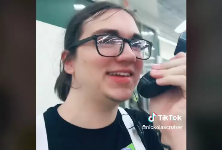 Empleado despedio por broma a clientes