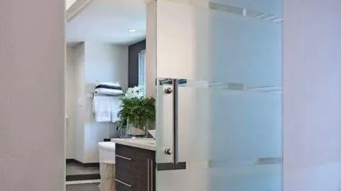 Reemplazar puerta de baño