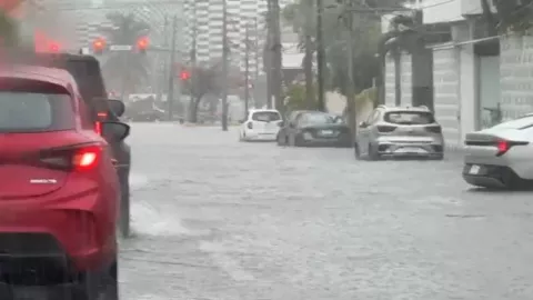 calles y avenidas afectadas por lluvias en Cancún
