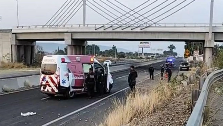Muere policía de Atlixco tras persecución a delincuentes; su patrulla volcó