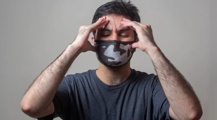 personadas vacunadas Covid-19 parálisis facial.jpg