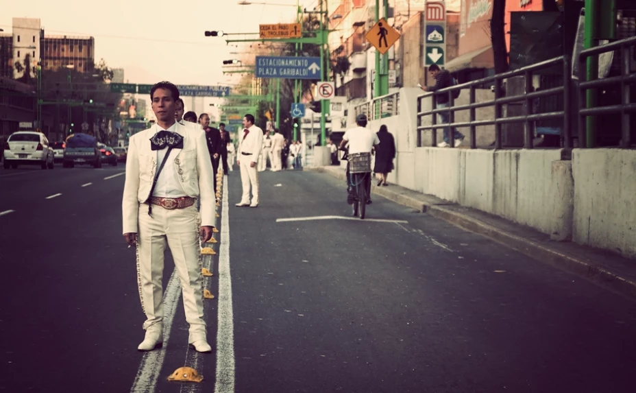 Mariachis bloquearon el Eje Central Lázaro Cárdenas para exigir la liberación de 6 músicos detenidos por la SSPDF