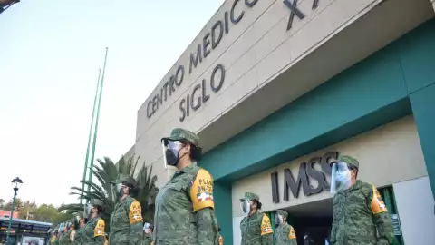 B00AZ0 MILITARES TOMAN CURSO PARA REPARTIR VACUNA.jpeg