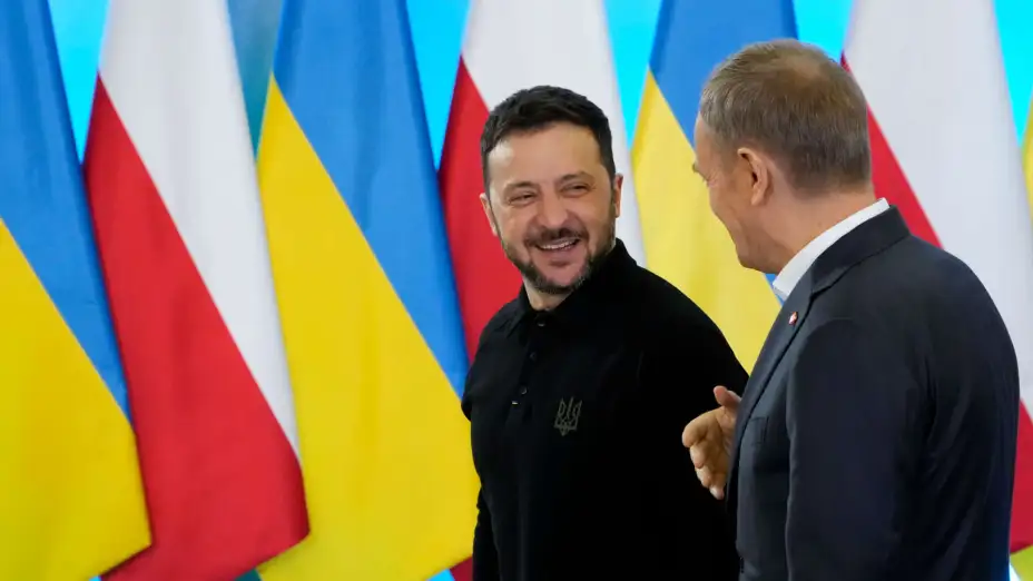 Volodymyr Zelenskyy, presidente de Ucrania, y el premier de Polonia, Donald Tusk en Varsovia.