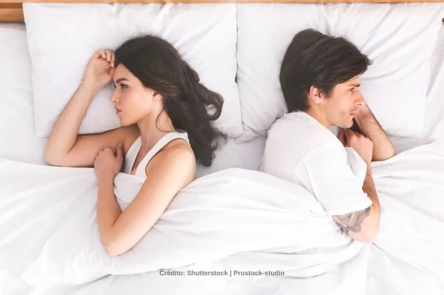 Pareja enojada cama.jpg
