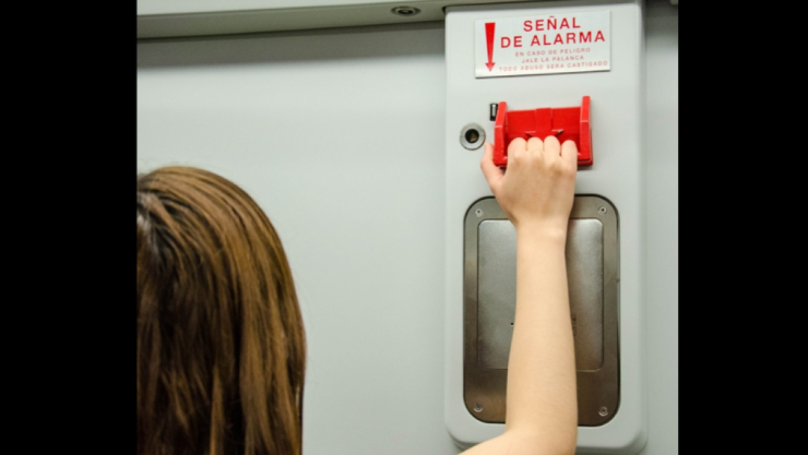 palanca de emergencia del Metro CDMX.jpg