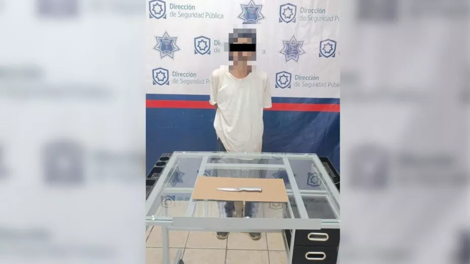 Torreón Detienen a hombre con cuchillo afuera de kínder.jpg