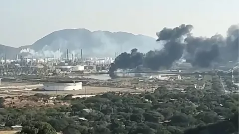 Grave incendio en refinería de Oaxaca; esto se sabe