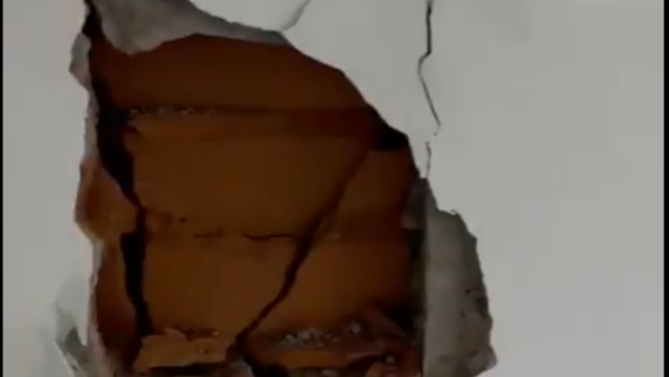 Video: '¡Por poquito y no salimos!’ Padre salva a su bebé durante terremoto