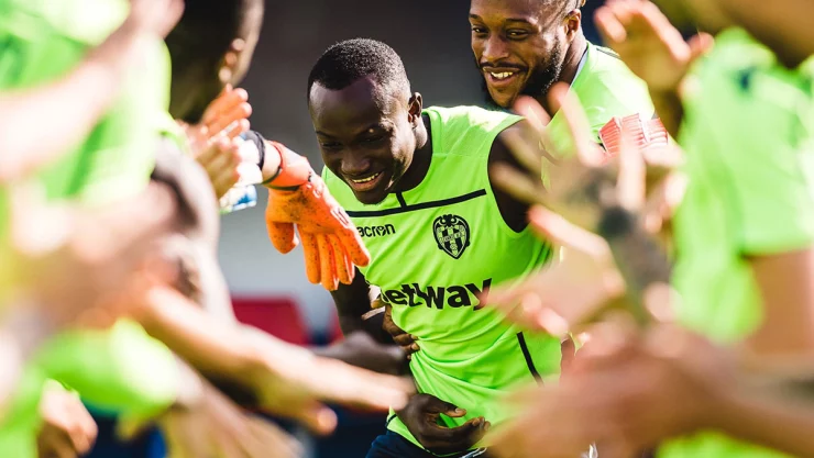 Raphael Dwamena con el Levante