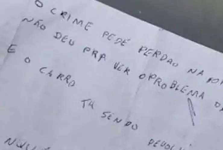 La razón por la que ladrones regresaron auto robado
