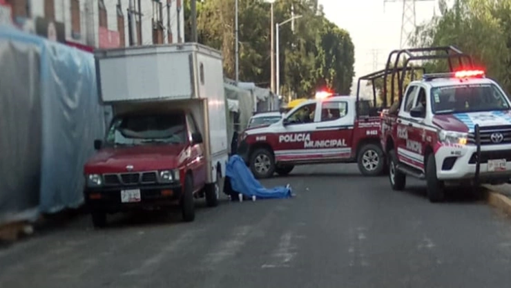 Abuelito muere frente a la clínica 55 de Amalucan