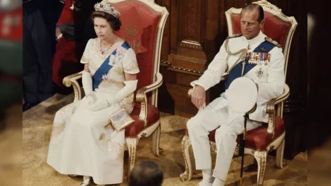 Reina Isabel junto a su esposo