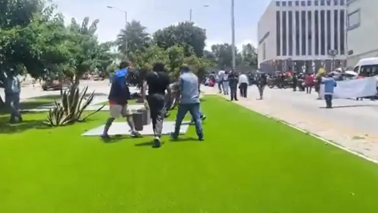 Agresión en el Congreso de Puebla hoy