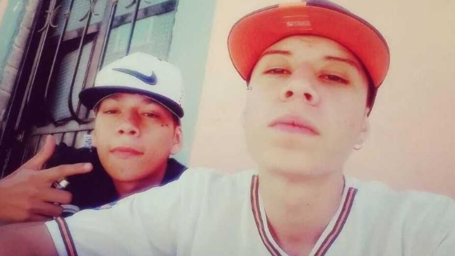 Santa Fe Klan y su amigo sin tatuajes