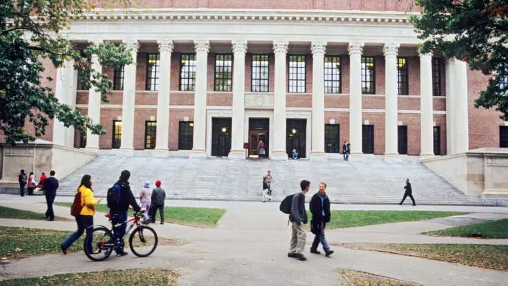 Cierran universidades en EUA