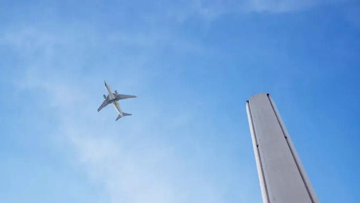 Vientos de Santa Ana afecta vuelos