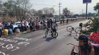 Bloqueo de ciclistas en la Recta a Cholula