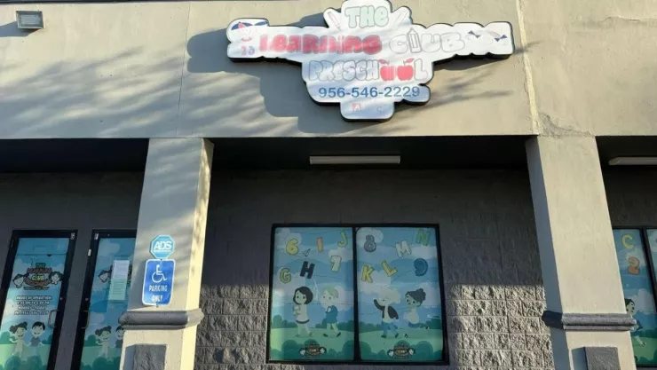 ¡Terrible! Niño muere dentro de una camioneta al salir de excursión con sus compañeros de guardería