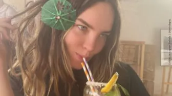 Belinda bebiendo..jpg