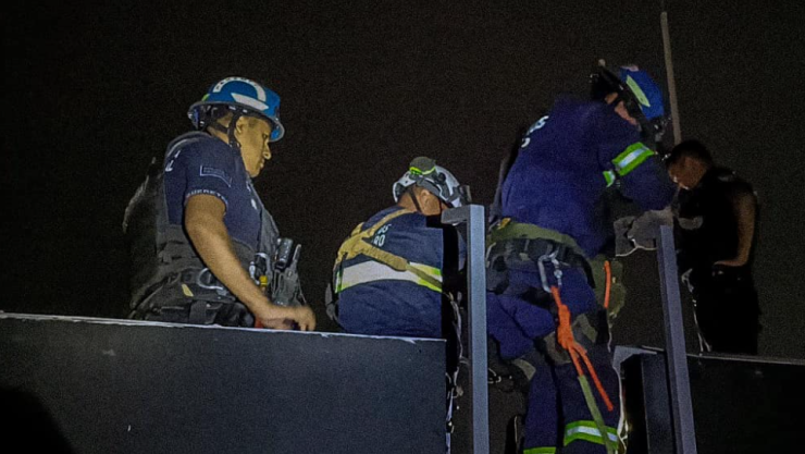 Hombre en azotea rescatado Centro Sur Querétaro