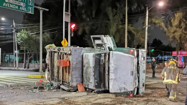 VOLCADURA-CAMION-BASURA.jpg