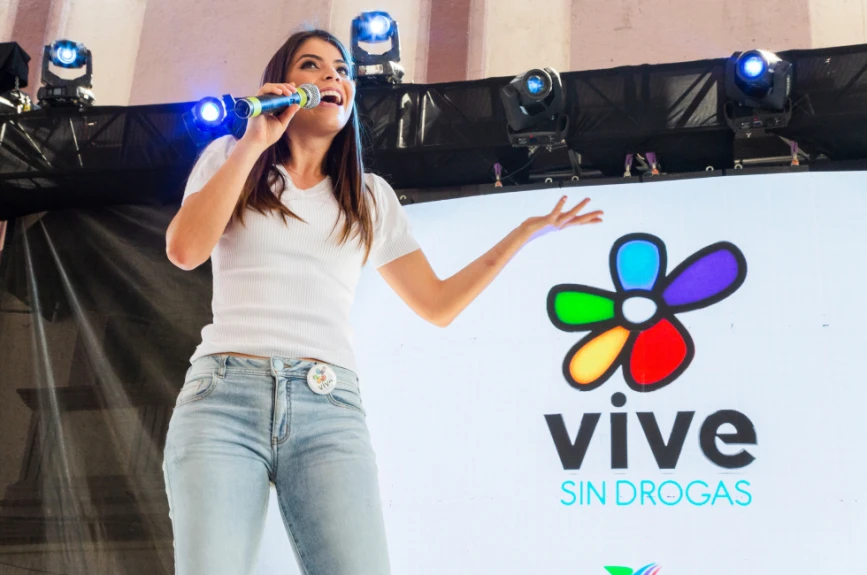 Esmeralda Ugalde durante su partición en Chiautla