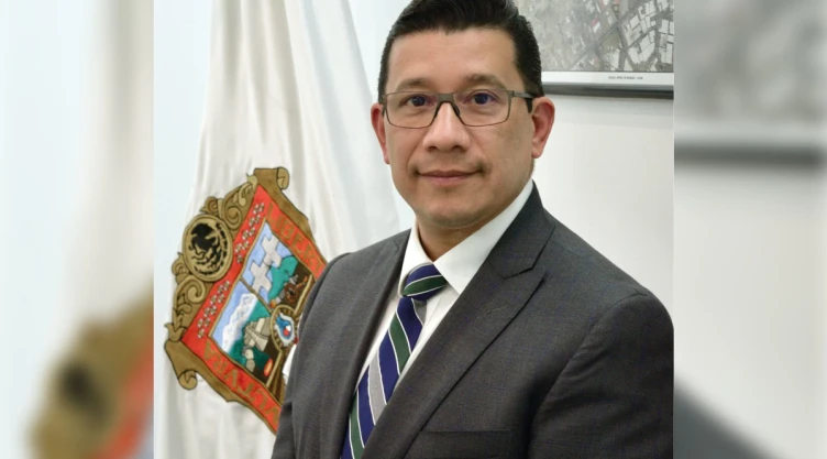 Hugo Delgado director aeropuerto de Toluca