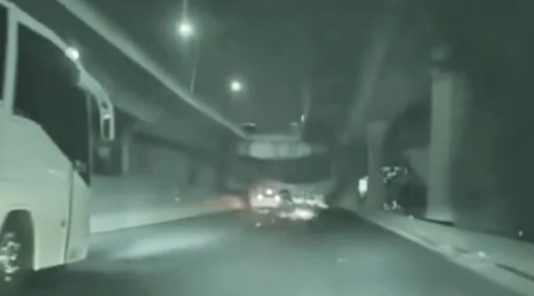 VIDEO_-Camioneta-embiste-a-pareja-en-autopista-México-Querétaro_-maniobra-de-camionero-evita-tragedi.webp