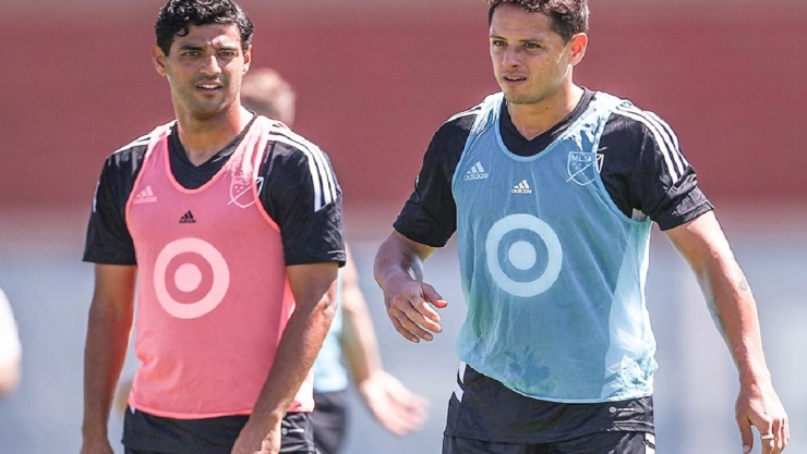 Chicharito y Vela fuera del Tri