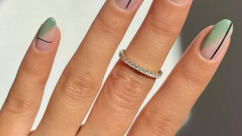 Las líneas verticales aportan efecto alargado a las uñas