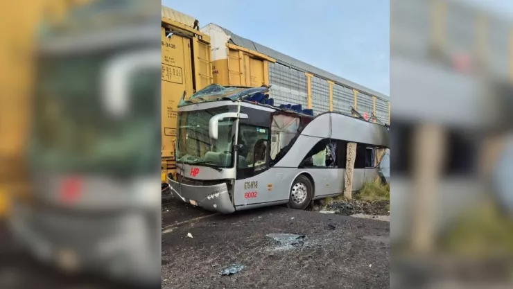 Video de tren arrolla y destroza autobús en Edomex hay ocho muertos y 45 heridos.jpg