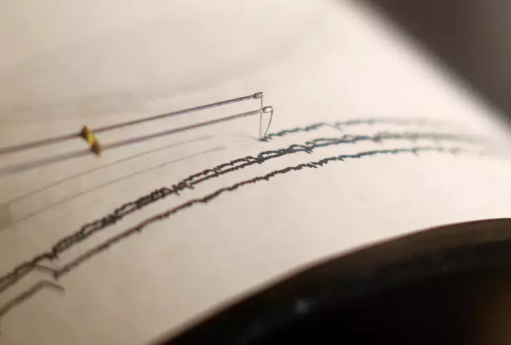 Foto de archivo. Un sismógrafo en funcionamiento durante un simulacro en Santa Ana, California, Estados Unidos.